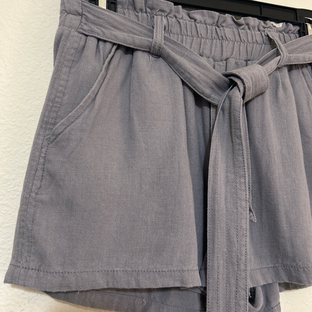 April Kiss Grey Linen Blend Paperbag Waist Tie Front Shorts Size Medium - Picture 5 of 7